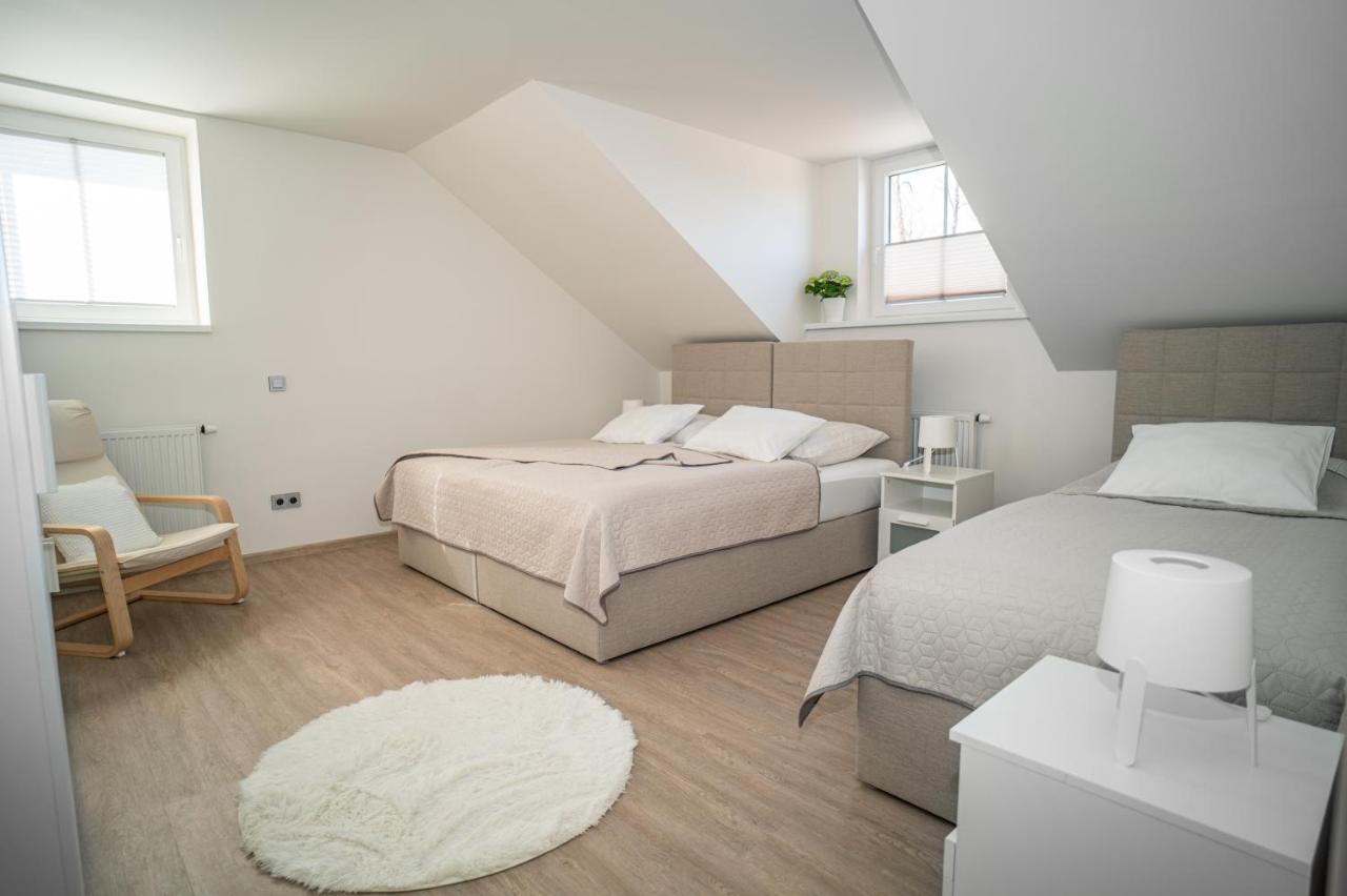 Apartmanovy Dum Sklipek Trutnov Exterior photo